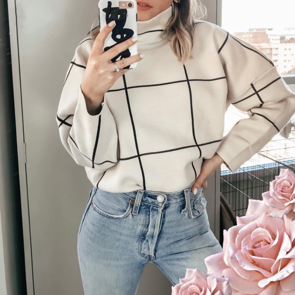Turtleneck Pullover Sweater Dirty White